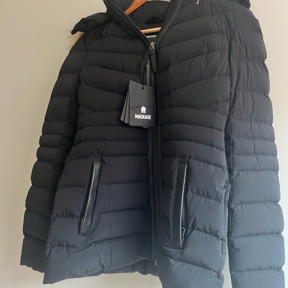 Mackage Women’s jacket with fur - Picture 2 of 6